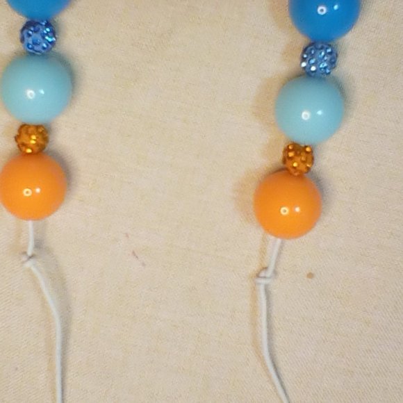 Women and or teenage girl - Picture 2 of 4